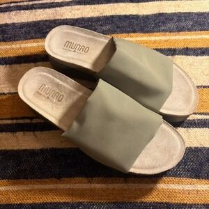 Munro Platform Slide Sandals 9 M Sage Green Stretch Fabric Wedge Comfort Shoes